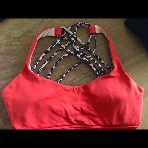 Lululemon brand new free to be wild bra